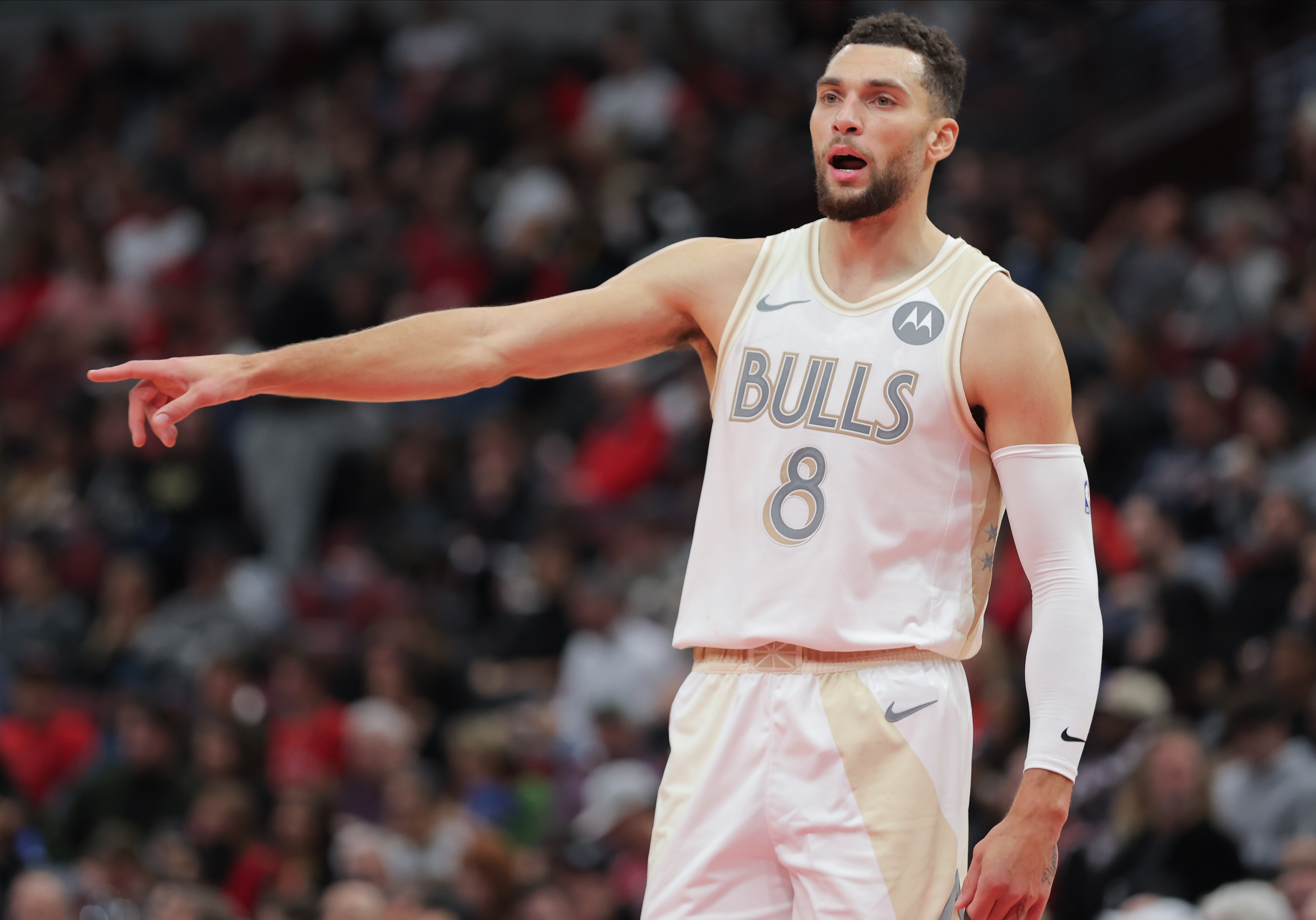 魔术险胜公牛，波特统治全场