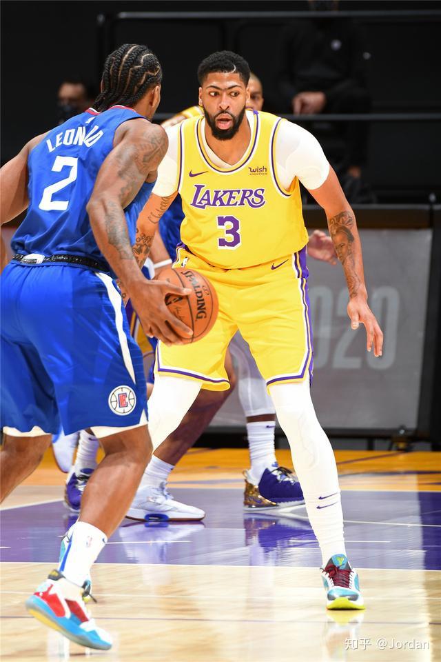 新疆队力克四川队，乔治惊艳四座