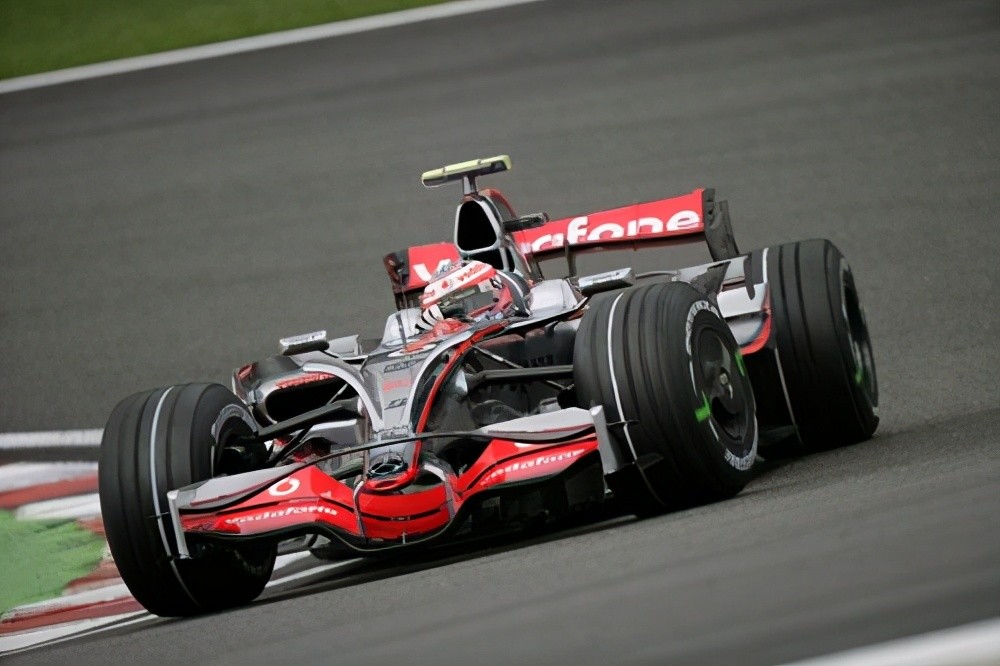 开云体育登录-雷诺车队碾压迈凯伦，塞恩斯惊艳四座